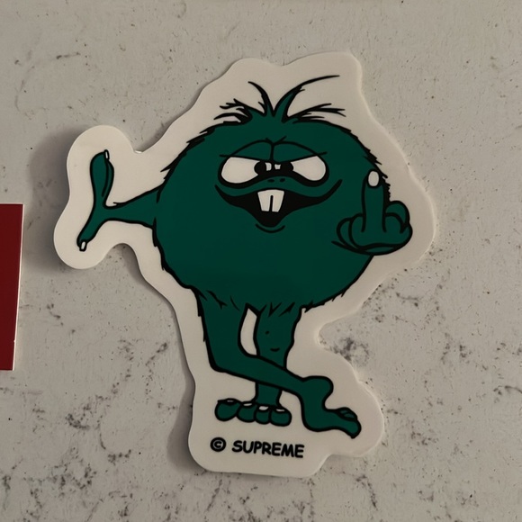 Supreme stickers 2023 - Picture 3 of 3